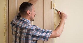 Двери и замки в Новоалтайске – замена, ремонт, монтаж и установка под ключ от Мастер24 от 1022 руб