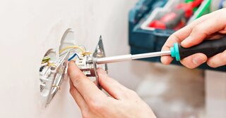 Электромонтажные работы в Новоалтайске от Мастер24 — электромонтаж под ключ, цены от 1636 руб., заказать услуги