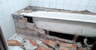 Демонтаж ванны в Новоалтайске от Мастер24 — быстро, недорого, вывоз старой ванны от 1022 руб.